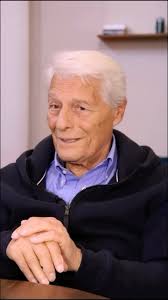 New pics from yesterday! Tony at Cafe Carlyle Pics found