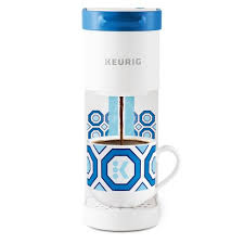 In the style department, it has a blue lit water reservoir and a blue backlit lcd display. Keurig K Mini Basic Jonathan Adler Limited Edition Single Serve K Cup Pod Coffee Maker White Target