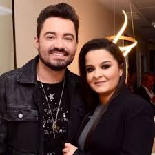 O casal maiara e fernando zor, das duplas maiara e maraisa e fernando e sorocaba, respectivamente, de acordo com a colunista fábia oliveira, . Fernando E Maiara Cozinham Para Medicos E Enfermeiros Em Go No Combate Ao Coronavirus Folha Pe
