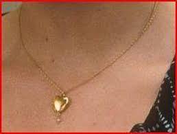 Martine Mccutcheon Love Actually Gold Puffy Heart Pearl Drop Necklace She Wore As Natalie Pearl Drop Necklace Drop Necklace Necklace