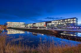 Lansingerland is een dynamische gemeente in het hart van de metropoolregio rotterdam den haag, bestaande uit de kernen berkel en rodenrijs, bergschenhoek en bleiswijk. Gemeentehuis Lansingerland Hans Van Heeswijk Architecten