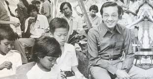 The former prime minister said he was now with the new party that he. What Were Tun Mahathir S Contributions When He Was Education Minister In The 70s