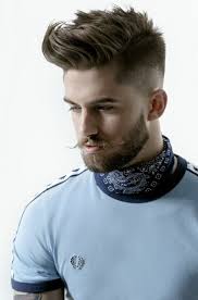But the more classic style that was slicked back with extra hold pomades and lots of shine will fades and undercuts are popular men's hairstyle trends for 2015 and they are continuing to gain popularity with new diversities while the controversial. Trendige Herrenfrisuren Fur 2015 Ubersicht Und Styling Tipps Cool Hairstyles For Men Mens Hairstyles Trendy Mens Hairstyles