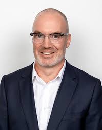 Arron Thomas's Instagram, Twitter & Facebook