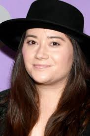 Tara Ansley's Instagram, Twitter & Facebook