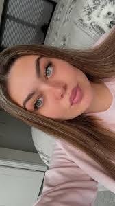 Abby Bloomer's Instagram, Twitter & Facebook