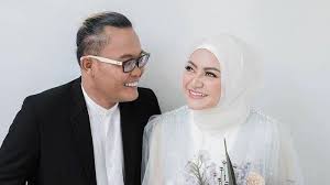 Hapus foto seksi dari instagramnya, ini 6 potret nathalie.sule kantongi restu keluarga nathalie. Akui Memikirkan Hal Berat Hingga Sebabkan Keguguran Nathalie Holscher Bukan Dari Rumah Tangga Tribunnews Com Mobile