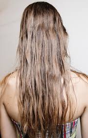 Why Your Hair Is Still Greasy Even After You Shampoo And How To Fix It In 2020 Greasy Hair Hairstyles How To Grow Your Hair Faster Perfect Hair Shampoo