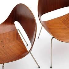 Simple, sleek counter stools crafted from galvanized steel give off a utilitarian vibe, while beautifully upholstered and stained barstools create an atmosphere of sophistication and class. Hard To Find Set Of Bar Stools City Furniture Be Facebook