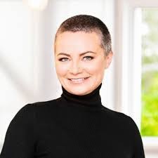 Holly Rickard's Instagram, Twitter & Facebook