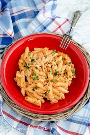 In questo caso leggero e senza panna! Penne Al Salmone E Vodka Cremose E Veloci Con La Panna