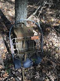 Recommend a Pack to strap 3 full length Hawks to the back or sides