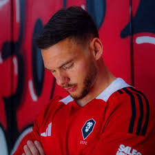 Gareth Ross's Instagram, Twitter & Facebook