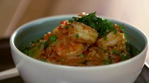 Avec Qui Aimeriez Vous Deguster Ce Savoureux Snapie Riz Frit Aux Crevettes La Recette Sur Sb Cuisine Food Bacon Scampi