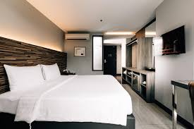 Actually its a mixed bag depending on the detector.some detect actual smoke(particulates in air) some detect heat as in a sudden drastic change in temperature in an area in their view) some detect carbon monoxide(2 types of those the. Spenza Hotel In Bangkok Room Deals Photos Reviews