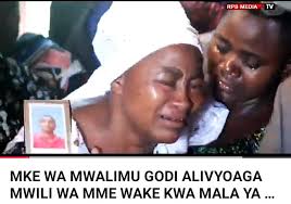 HABARI YA SAA 60 ZILIZOPITA ⏳📢 Kwa masikitiko makubwa, tunakuletea tukio  la jinsi mke wa marehemu Mwalimu Godson Edward Toy alivyouaga mwili wa mume  wake katika kijiji cha Rugunga, wilayani Kibondo, mkoa