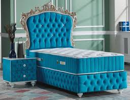 Arredamento antico camera da letto, camera da letto tema fattoria, lampade da. Casa Padrino Set Camera Da Letto Barocco Turchese Bianco Argento Oro Antico Letto Singolo Magnifica Con Comodino Mobili Per Camera Da Letto In Stile Barocco Casa Padrino De