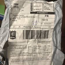 Voici ce que vous devez faire si le statut de votre colis indique qu'il a été livré, mais que vous si les informations de suivi de votre colis indiquent qu'il a été livré, mais que vous ne l'avez pas reçu Ni La Poste Ni Amazon Ne Livrent A Domicile C Est Une Arnaque