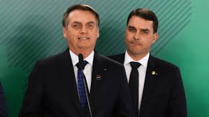 Análise: Campanha de Flávio Bolsonaro não consegue sair de agenda negativa