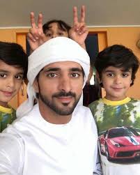 سمو الشيخ حمدان بن محمد بن راشد آل مكتوم ولي عهد دبي مع عيال أخته شيمه محمد حمد أبناء الشيخ ناصر بن حمد آل خليفة ربي يحف Dubai My