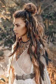 O coachella 2018 finalmente chegou, e as meninas mal podem esperar para mostrar os mais diferentes looks. 40 Perfect Coachella Hairstyles For The Boho Souls