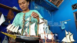 Pada zaman dahulu ara dailymotion video. Manfaatkan Limbah Kayu Perajin Mojokerto Ekspresikan Perahu Layar Zaman Majapahit Begini Bentuknya Surya