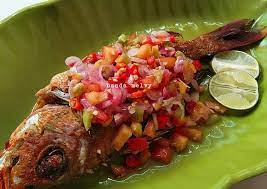 Cuci bersih ikan lalu direndam kita 15 menit di air perasan. Resep Kakap Goreng Siram Sambal Dabu Dabu Oleh Bunda Melvy Sofia Cookpad