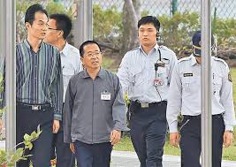 陈水扁狱中三分头曝光“威风”不减当年(组图)_新闻中心_新浪网
