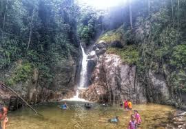 Ia terkenal dengan air terjun yang cantik dan kolam mandi yang luas. Air Terjun Paling Menarik Di Malaysia Yang Sukar Ditemui Di Tempat Lain Cari Homestay