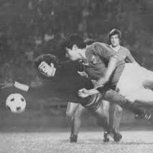 · the sixteen participating teams are divided in 4 groups of 4 teams each playing a round robin. Tragedy In Munich Shep Messing Recalls 1972 Olympic Experience
