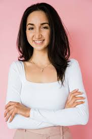 Meet Lenor Kakos – CanvasRebel Magazine