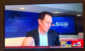 David spritz (nicolas cage) is a chicago weatherman whose marriage has failed, whose children are troubled. Weathermen They Re Just Like Us Chicago Weatherman Is Caught With No Pants On While Working From Home When The Broadcast Unexpectedly Cuts Back To Him Funny
