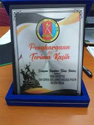 Melalui ruangan ini, saya ingin merakamkan jutaan penghargaan dan terima kasih kepada penyelia saya iaitu ketua jabatan psikologi pendidikan dan kaunseling, dr shahrir jamaluddin. Corporate Exclusive Gift Plaque Plak Baldu Shopee Singapore