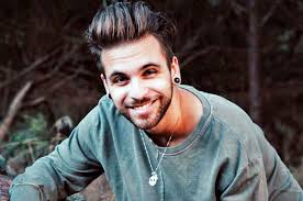 Alessio Bernabei, firmacopie del nuovo album alla Feltrinelli di Brindisi