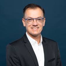 Carmen Caraza's Instagram, Twitter & Facebook