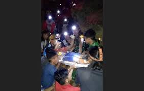 Aplikasi renren mine atau renren mine indonesia merupakan sebuah aplikasi penghasil uang terbaru 2021. Indonesia Says Scores Missing After Illegal Gold Mine Collapses Dhaka Tribune