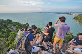 No moorings, but good club facilities, swimming pool, accommodation, bar and. Shoot Leisure Hike In Port Dickson