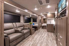 Could the 2600rb be the right travel trailer for you? Imagine Travel Trailer 2600rb Grand Design Rv