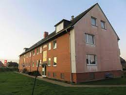 Provisionsfrei oder vom makler dabei variiert der wohnungsmarkt je nach kaltmiete, größe & ausstattung! 3 Zimmer Wohnung Zu Vermieten 23623 Ahrensbok Segeberger Chaussee 4b Mapio Net