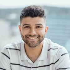 Après 3 ans et demi , je suis content de dire que j'ai finalement gradué de  l'École de technologie supérieure avec mon BAC en génie électrique!