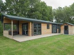 Mobilheim Nevada Modern Und Rustikal Treffen Aufeinander Hinterhof Terrassen Designs Mobiles Haus Gunstiges Haus