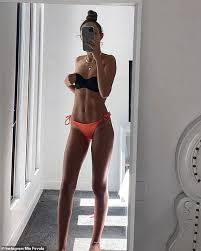 You can catch her daily insights and rad modeling pictures on her instagram. Freedomroo Brendan Fevola S Stepdaughter Mia Sizzles As She Shows Off Her Washboard Abs In A Tiny Bikini Australiannewsreview