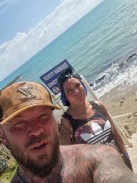 hello. anyone have experience with side amour hotel?😊