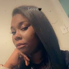 Shawanda Davis's Instagram, Twitter & Facebook