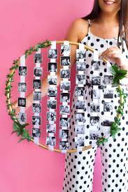Embroidery hoops with your wedding date and names can become a great wedding favor for all the guests. 13 Diy Hula Hoop Ideas You Can Diy Easily