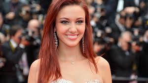 Delphine Wespiser Tpmp Se Met En Scene Dans Sa Douche Voici La Cause