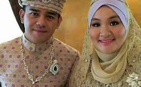 3 orang (anak sulung bernama muhamad aqil razak mohamed nazim) Norjuma Bercerai Dengan Sultan Brunei