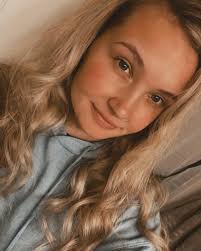 Megan Drennen's Instagram, Twitter & Facebook