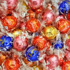 They've got a slightly harder chocolate shell. Lindt Lindor Assorted Chocolate Balls Mix 2kg Minimum 160 Lindt Balls In Milk Strawberries Cream Dark White And Hazelnut Easter Egg Warehouse