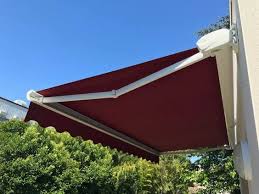 Store Banne Rouge Deplie Vu Du Dessous Terrasse Stores Rouge